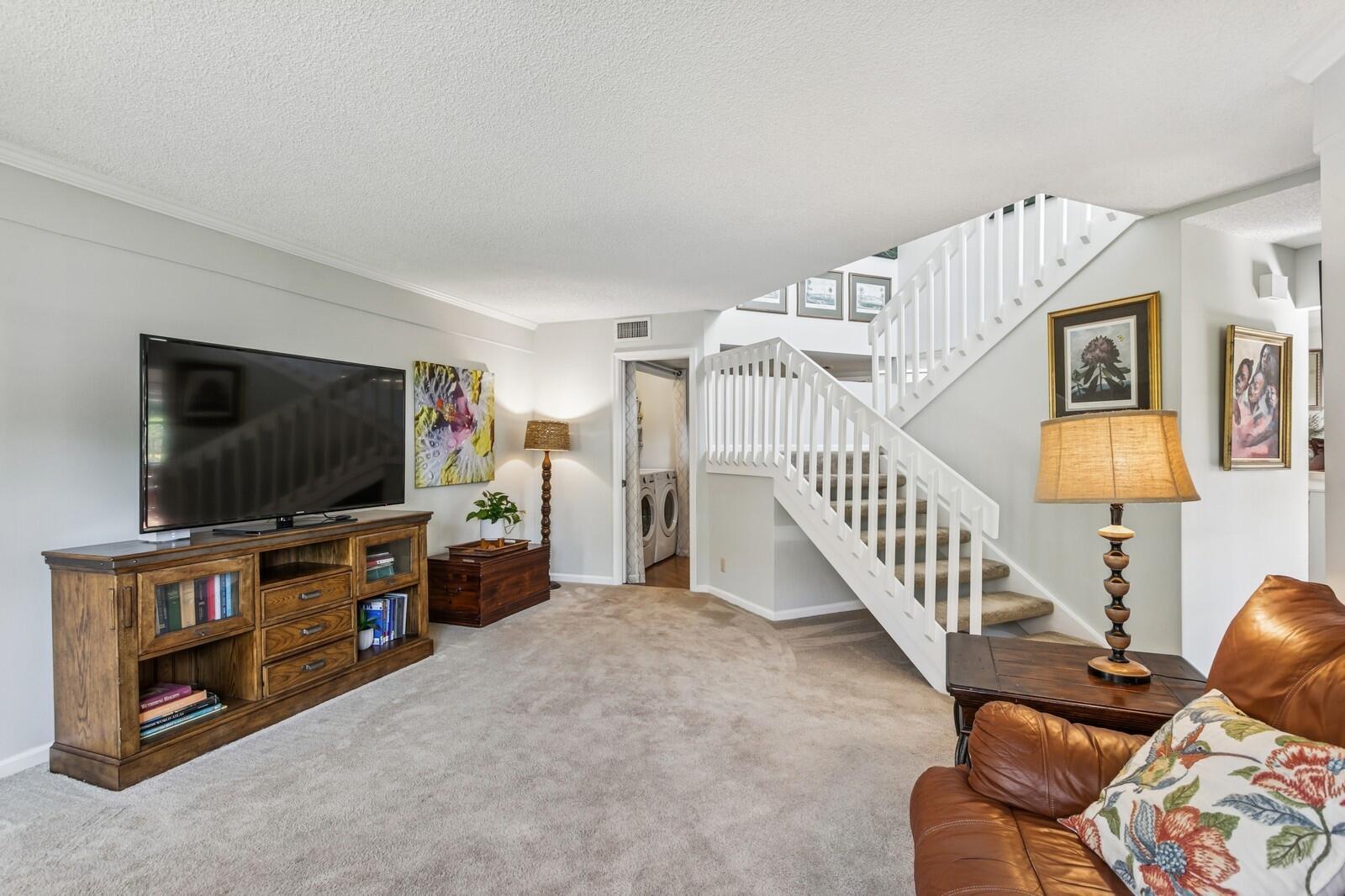 24 Uno Lago Drive, Juno Beach FL 33408 photo 4