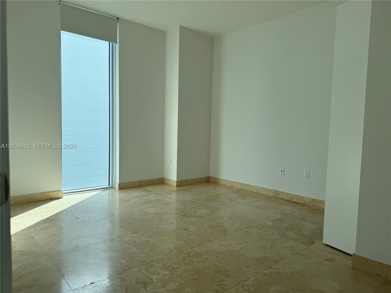 185 SW 7th St # 3311, Miami FL 33130 photo 3