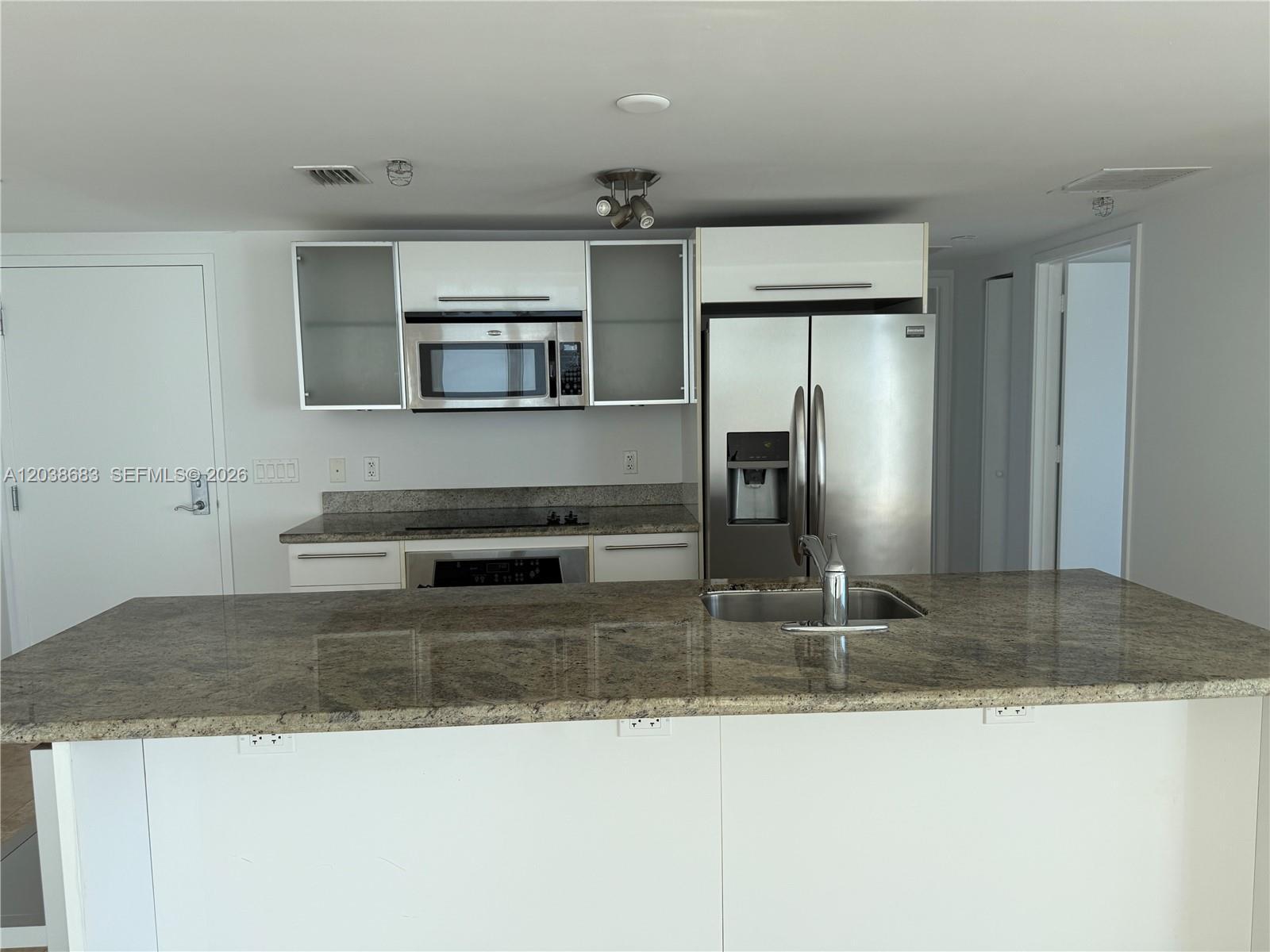 185 SW 7th St # 3311, Miami FL 33130 photo 5