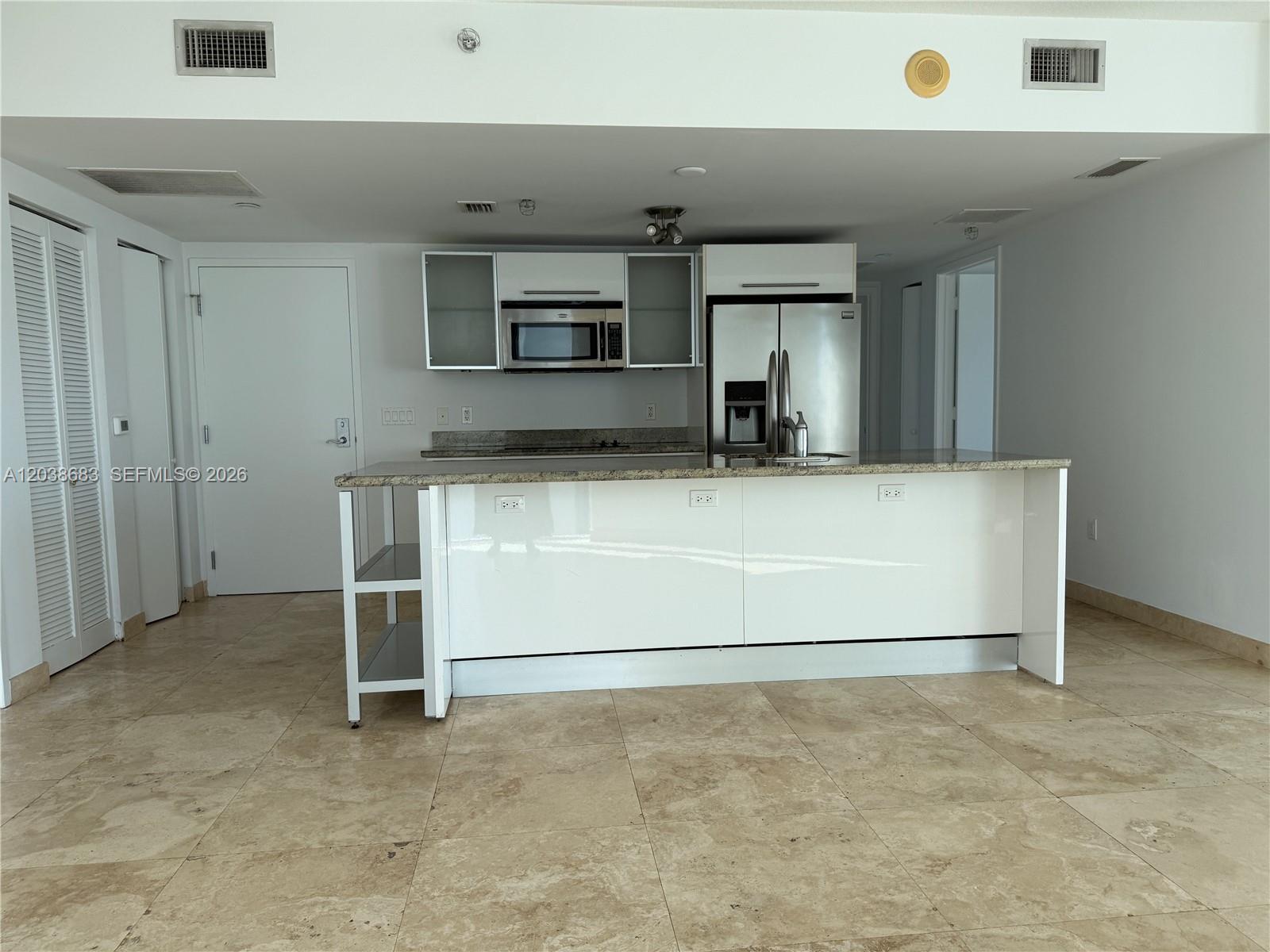 185 SW 7th St # 3311, Miami FL 33130 photo 4