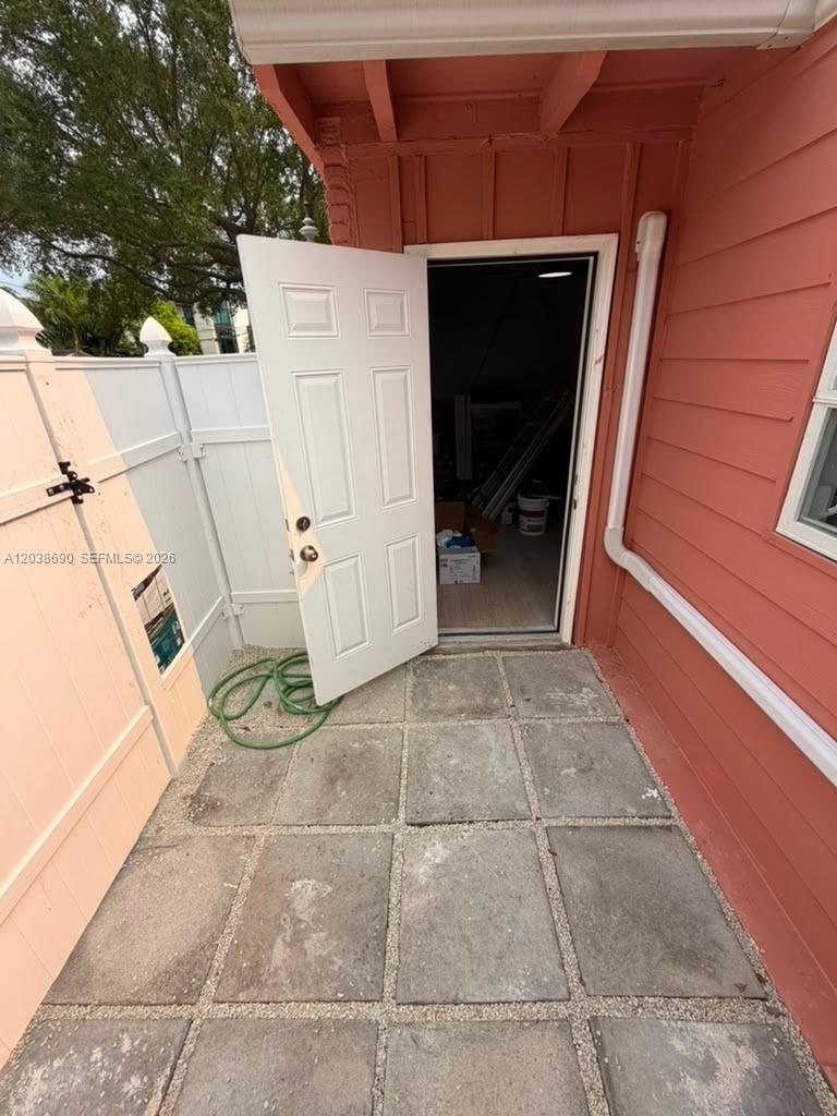 1111 N Victoria Park Rd # 4, Fort Lauderdale FL 33304