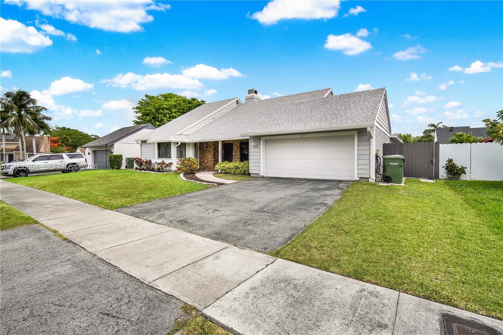 1579 S Goldeneye Ln, Homestead FL 33035 photo 3