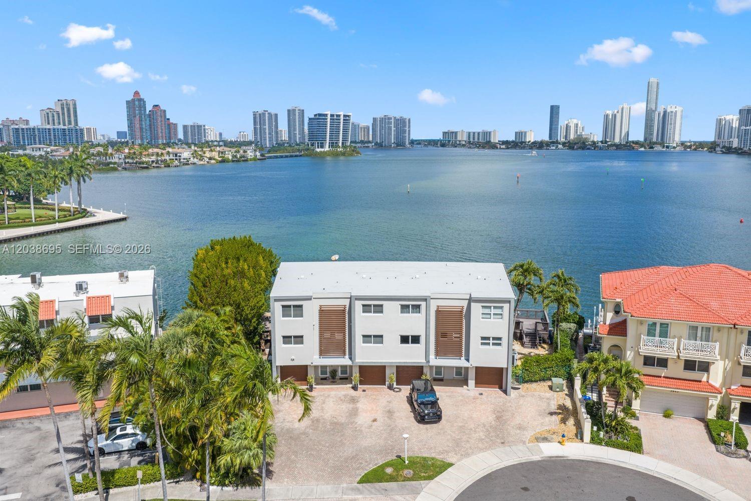 3927 NE 171st St, North Miami Beach FL 33160 photo 2