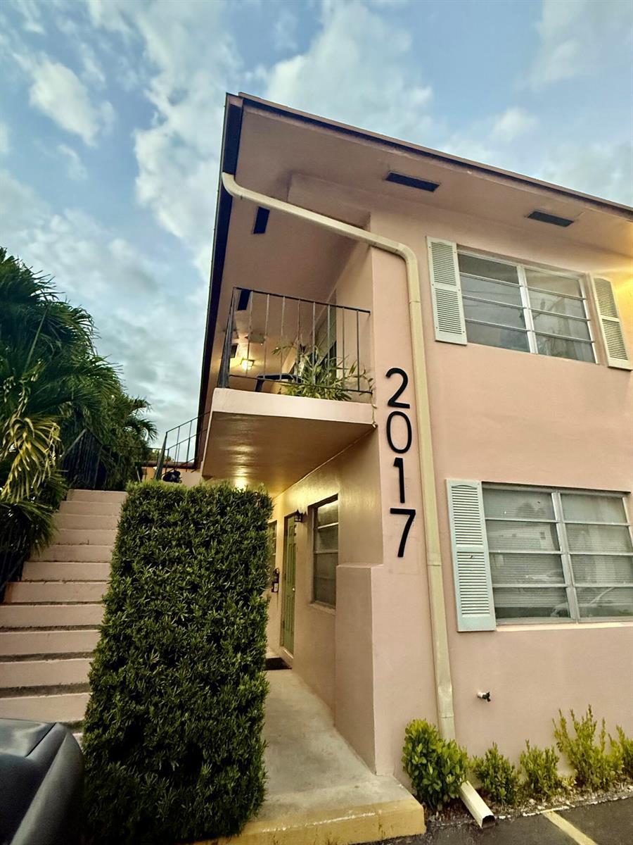 2017 NE 18th Street # 1, Fort Lauderdale FL 33305