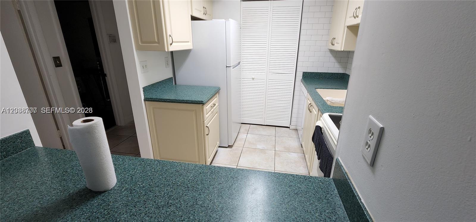 931 NE 199th St # 22, Miami FL 33179 photo 5