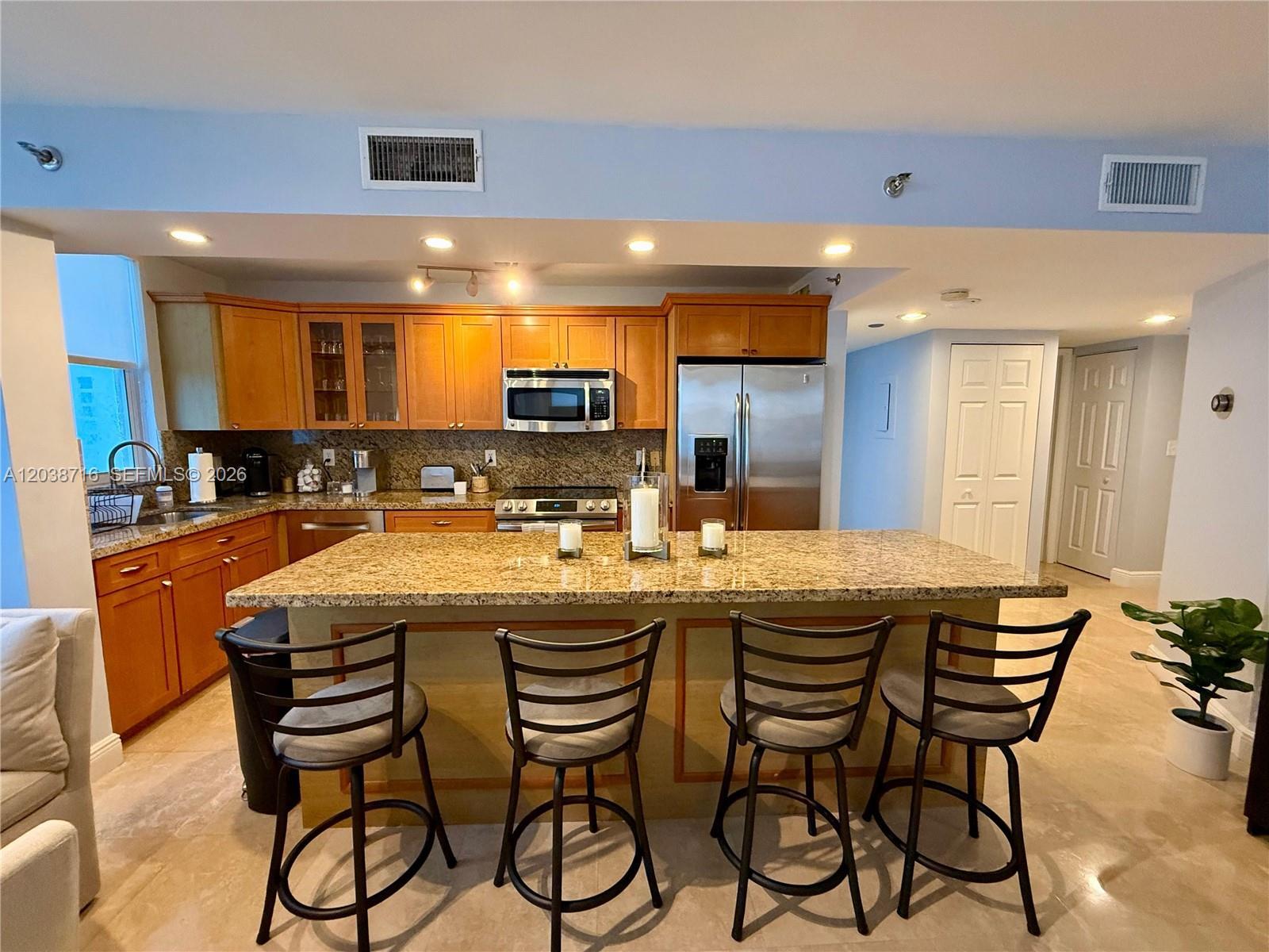 770 Claughton Island Dr # 2016, Miami FL 33131 photo 4