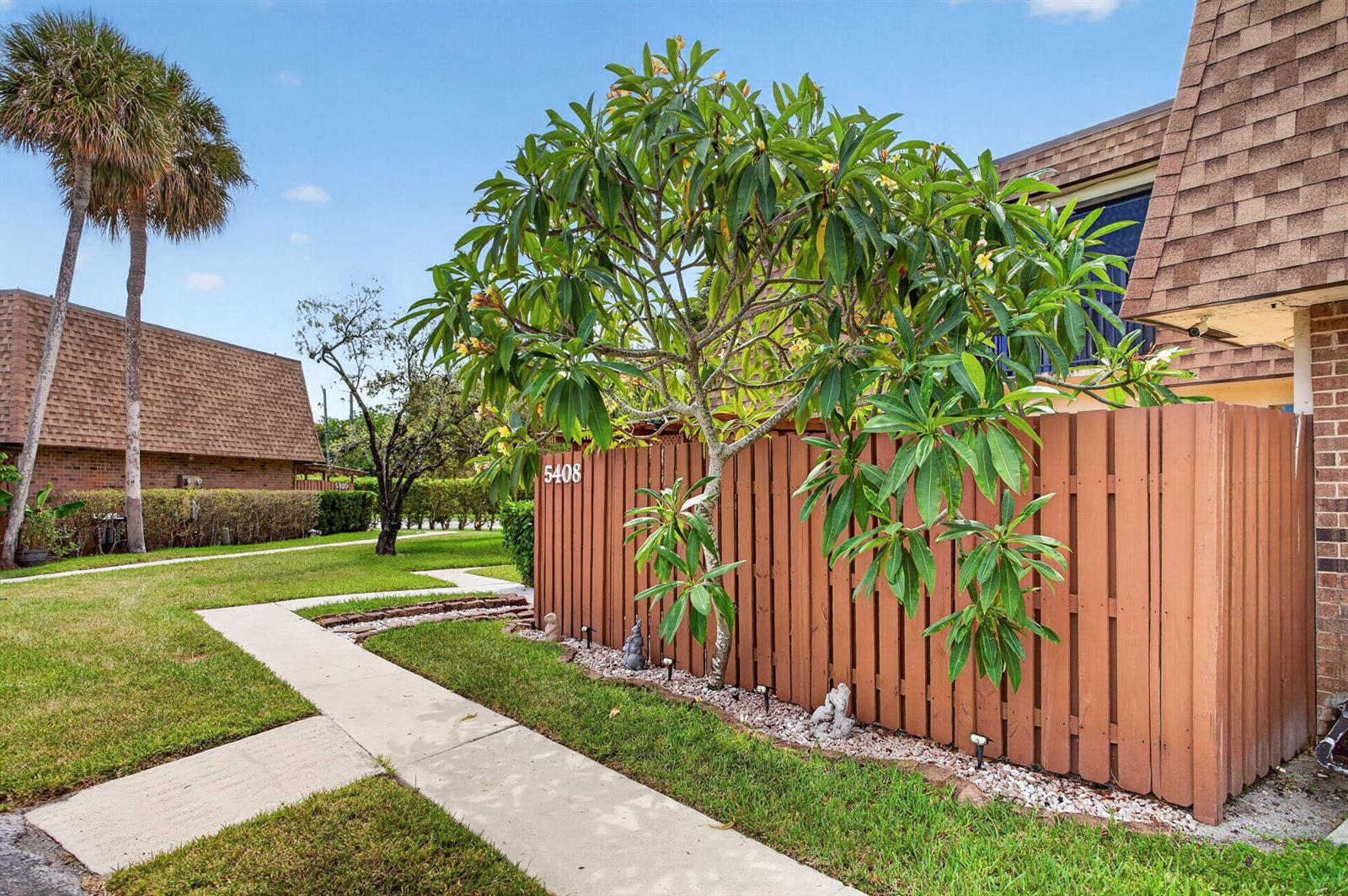 5408 NW 59th Place, Tamarac FL 33319 photo 2