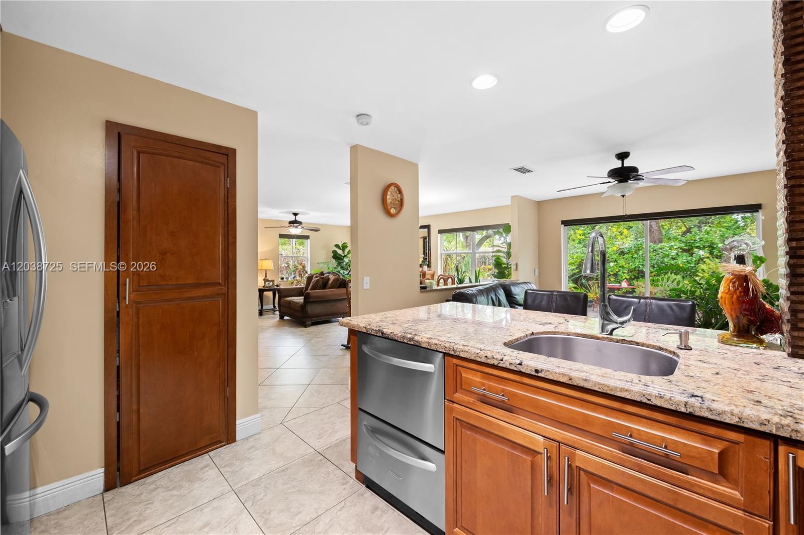 2021 Barcelona Ter, Margate FL 33063 photo 4