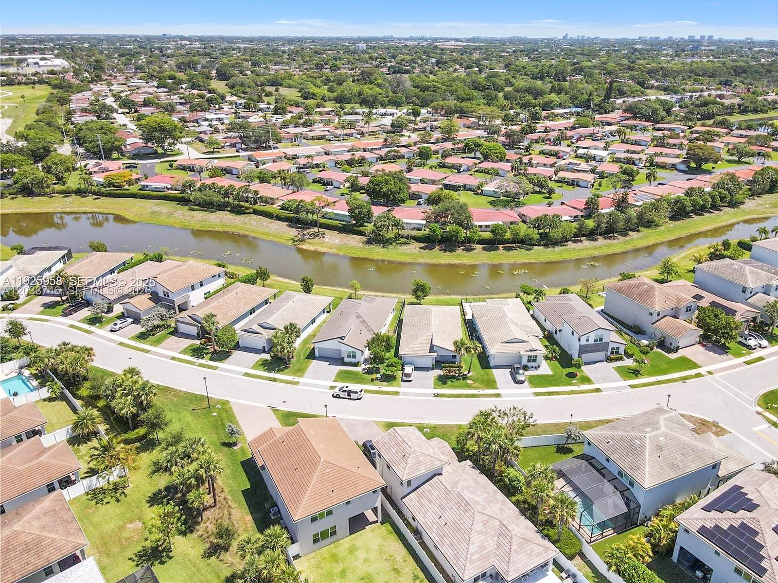 4242 Rosa Dr, Deerfield Beach FL 33064 photo 2