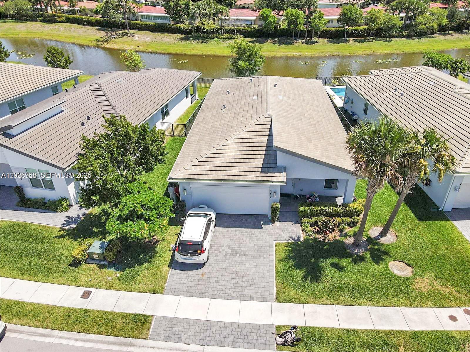 4242 Rosa Dr, Deerfield Beach FL 33064 photo 3