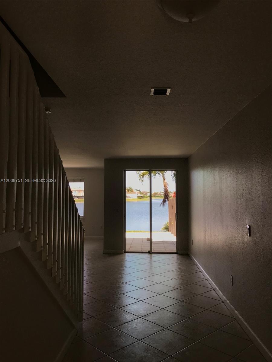 6674 NW 107th Pl, Doral FL 33178 photo 2