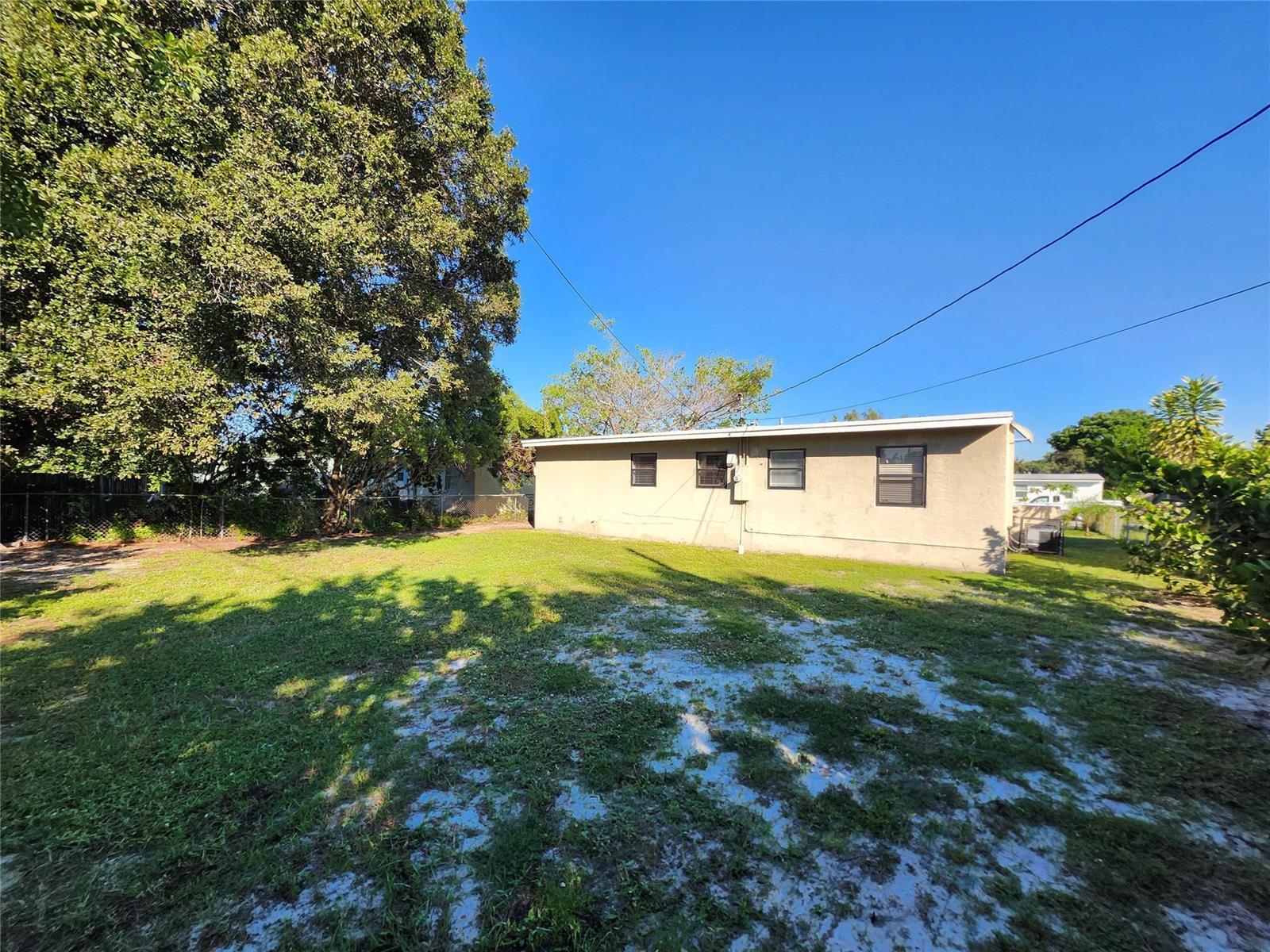 942 NW 12th Street, Fort Lauderdale FL 33311 photo 4