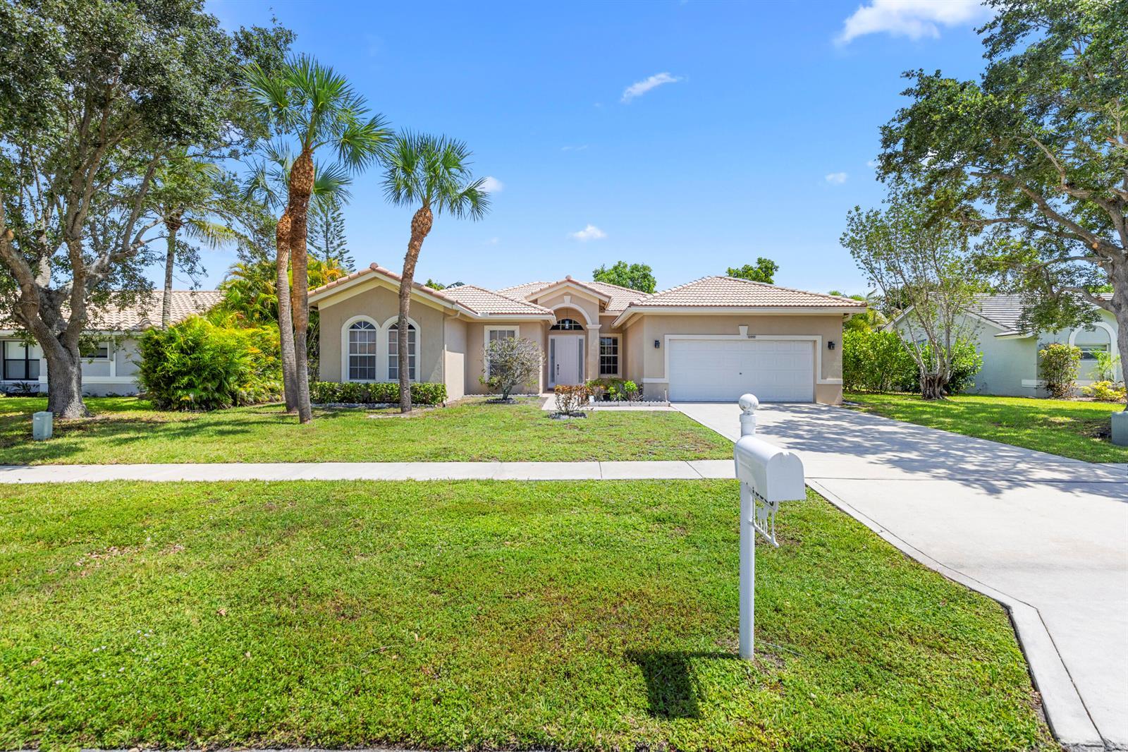 10555 Paso Fino Drive, Lake Worth FL 33449 photo 2