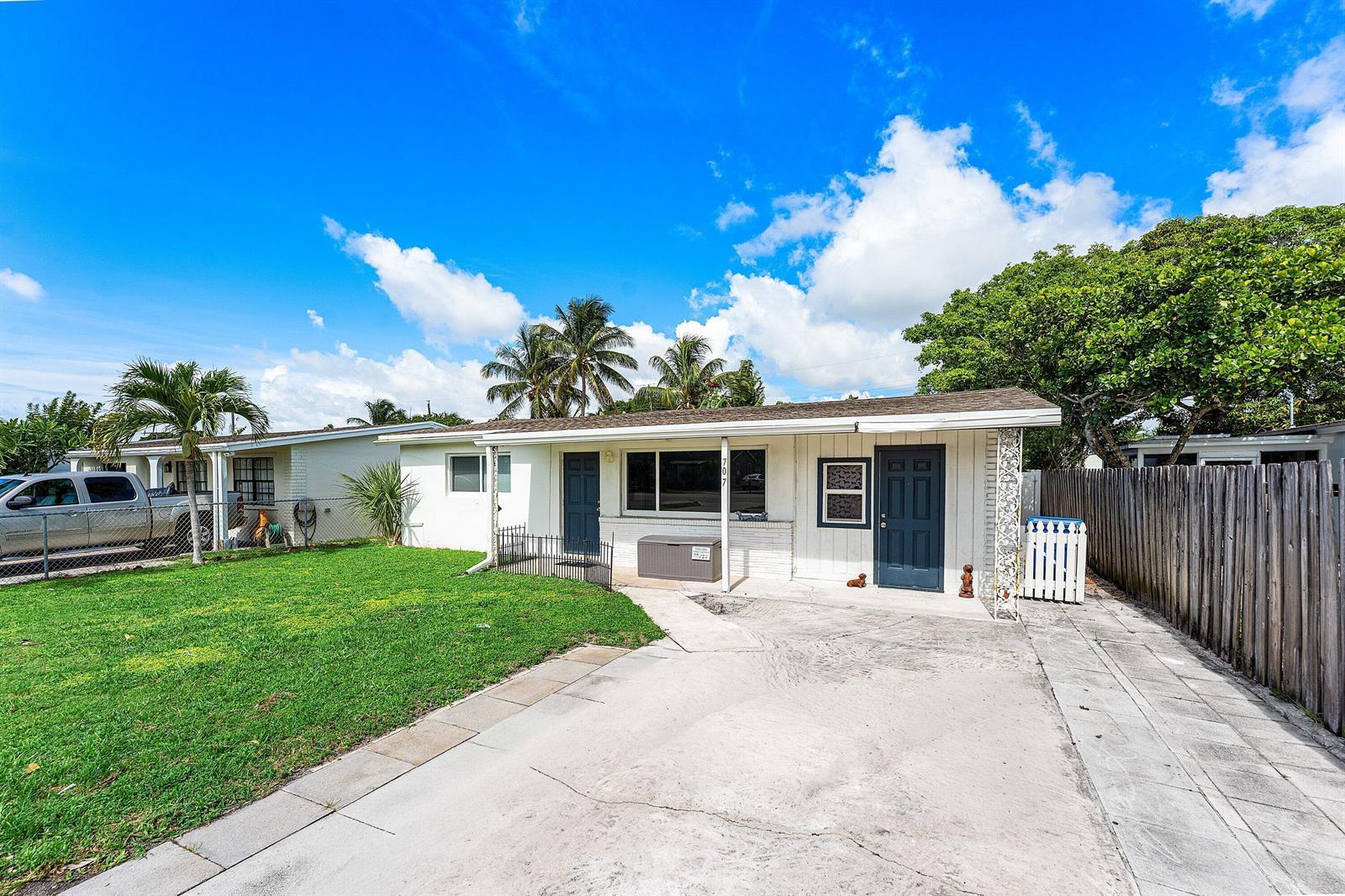 707 S Broadway, Lantana FL 33462 photo 2