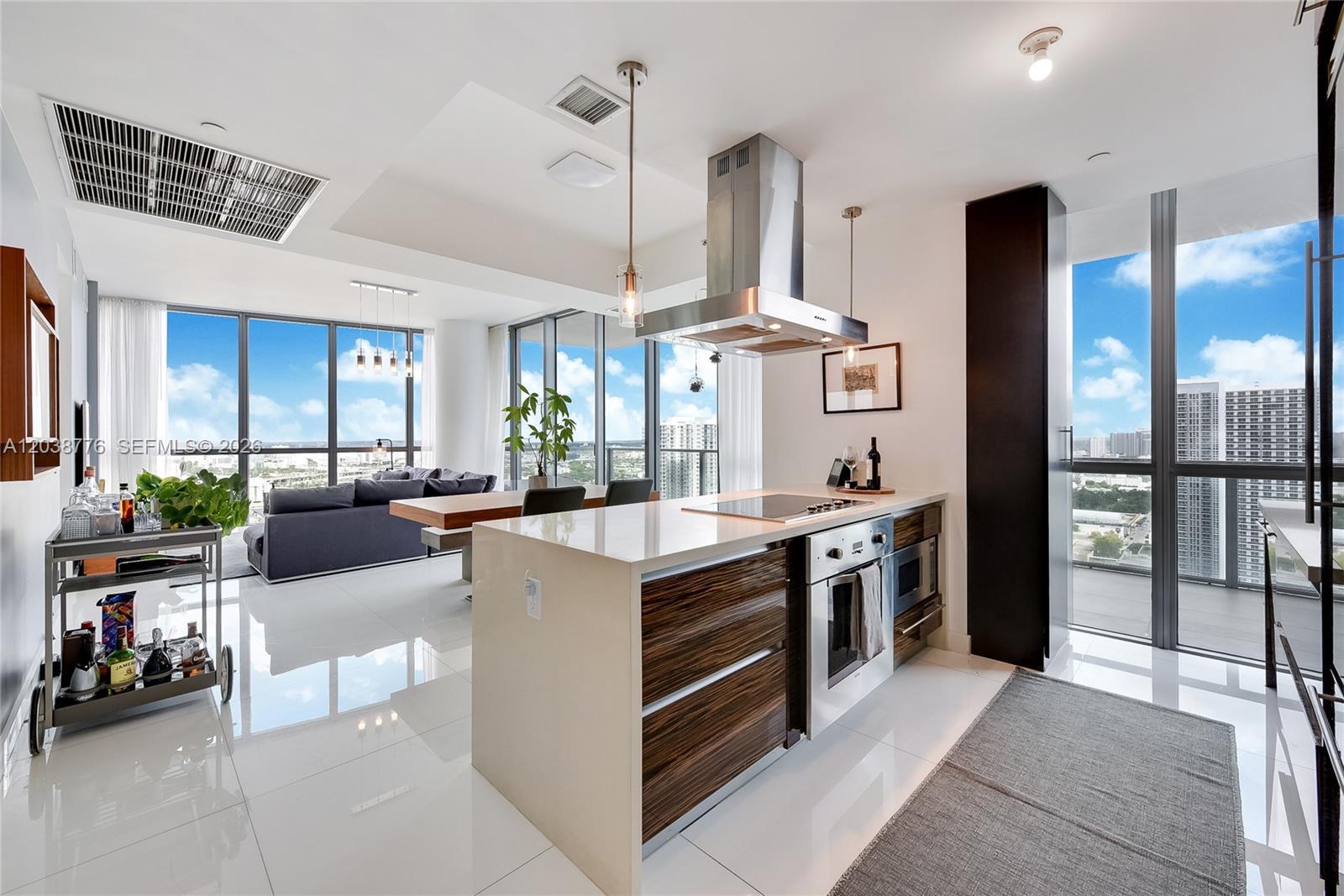 1100 Biscayne Blvd # 3205, Miami FL 33132 photo 2
