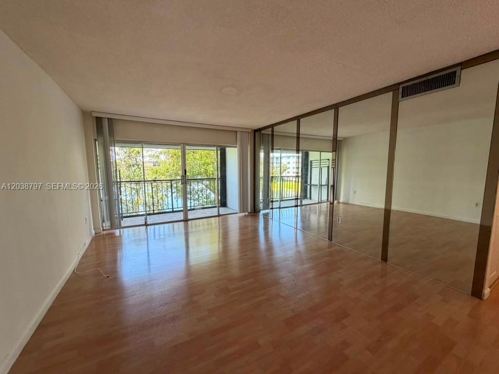 8775 Park Blvd # 318, Miami FL 33172 photo 2