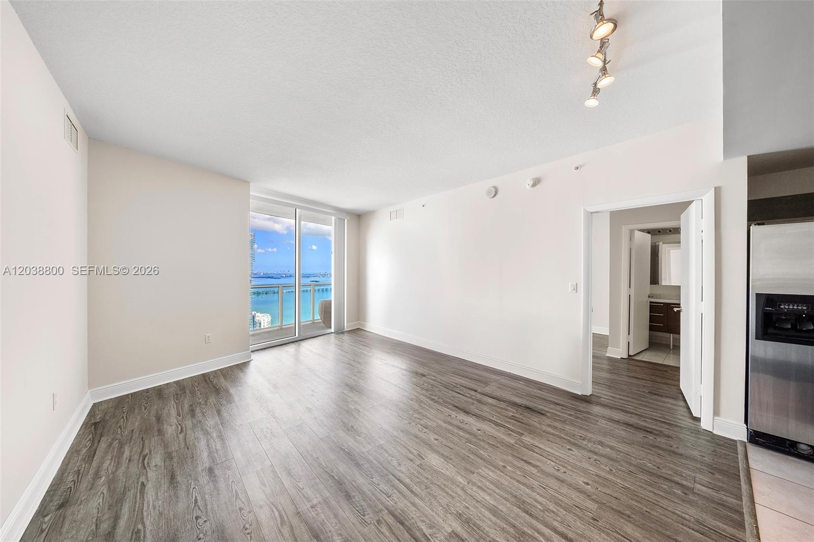 1900 N Bayshore Dr # 4504, Miami FL 33132 photo 2