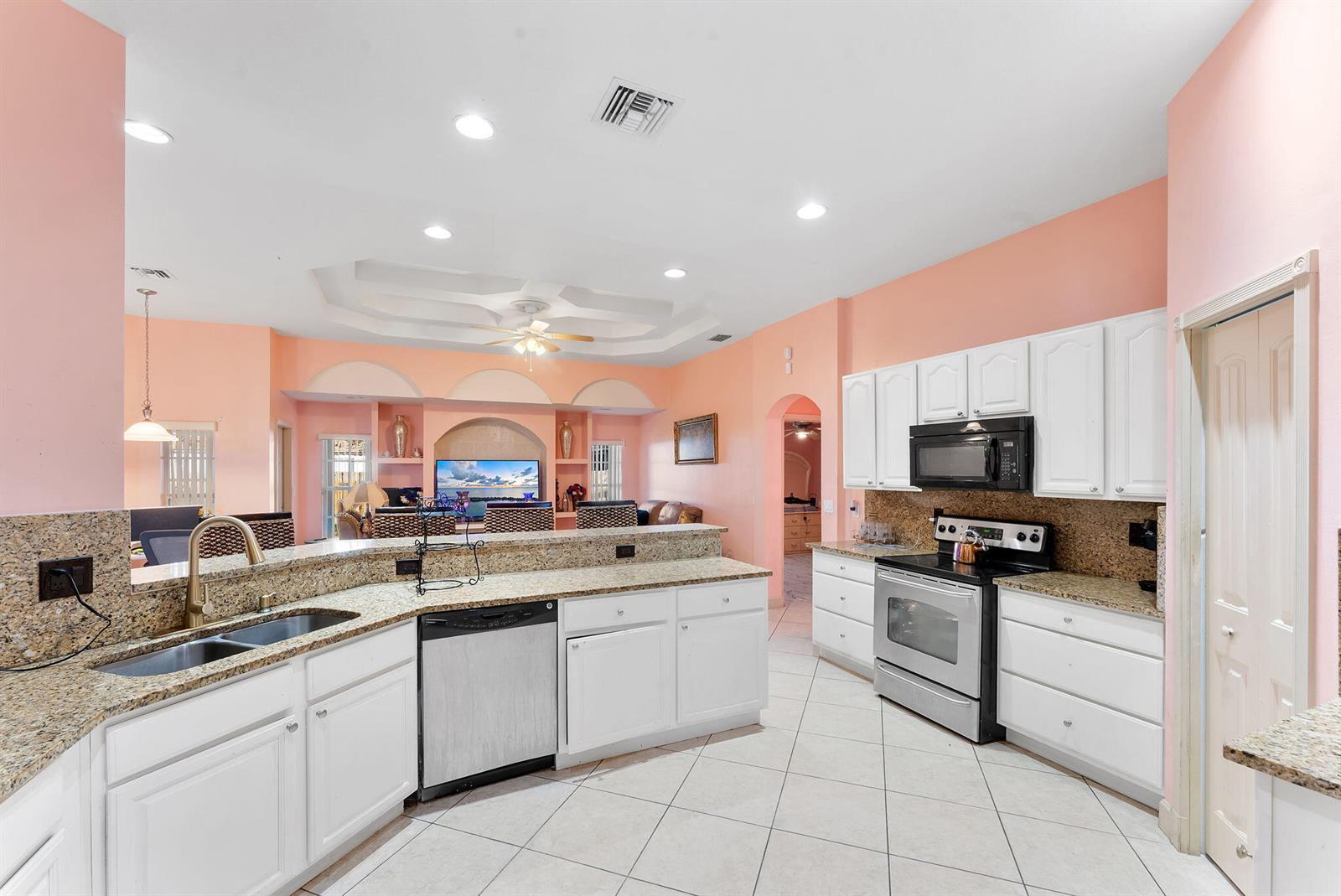 534 SW Halifax Avenue, Port St. Lucie FL 34953 photo 3
