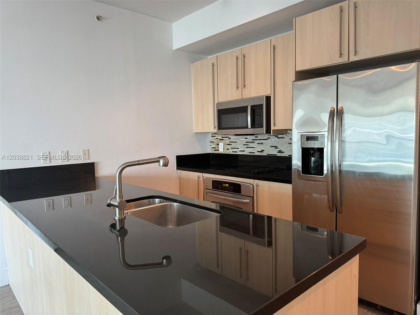 79 SW 12th St, Miami FL 33130 photo 2