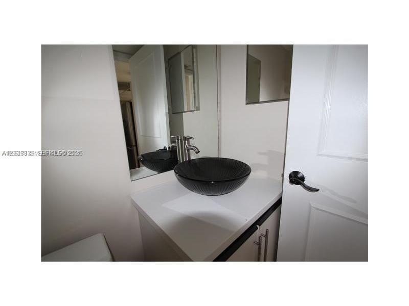 540 Brickell Key Dr # 918, Miami FL 33131 photo 5