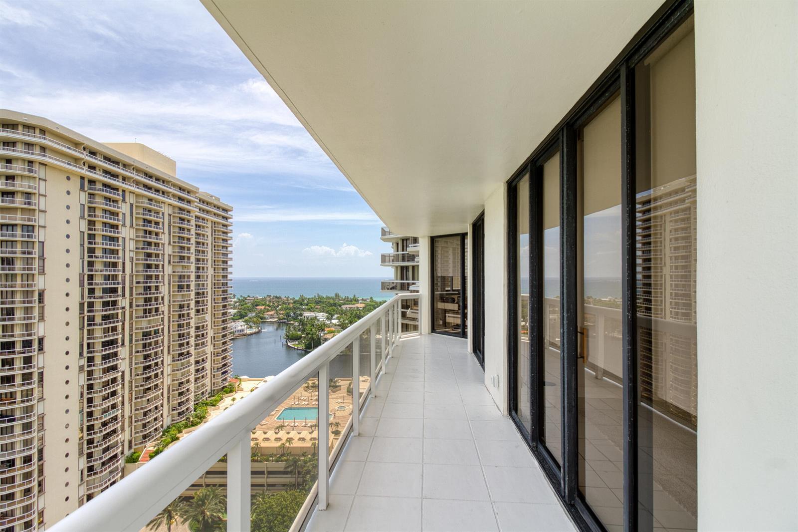20185 E Country Club Drive # 2006, Miami FL 33180 photo 3