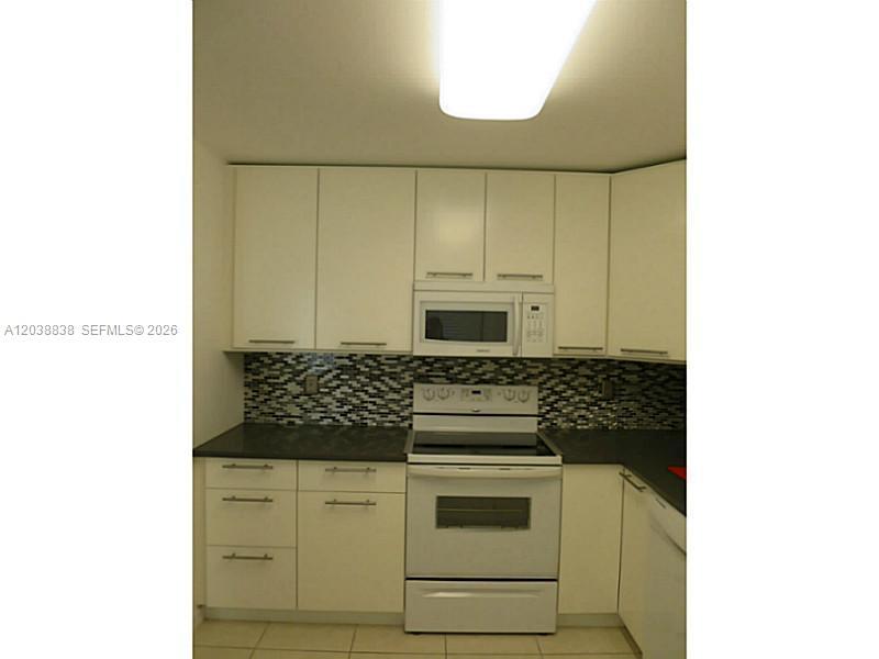 205 LAKEVIEW DR # 202, Weston FL 33326 photo 3