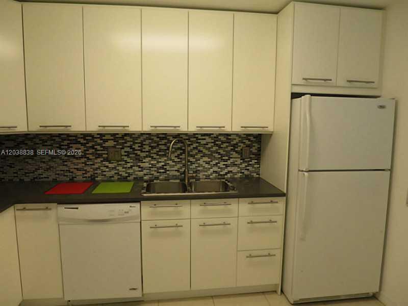 205 LAKEVIEW DR # 202, Weston FL 33326 photo 4