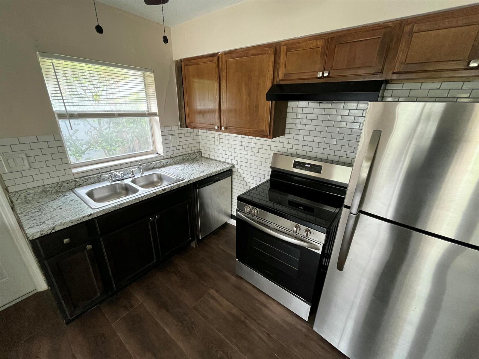 1335 NW 7th Terrace, Fort Lauderdale FL 33311 photo 3