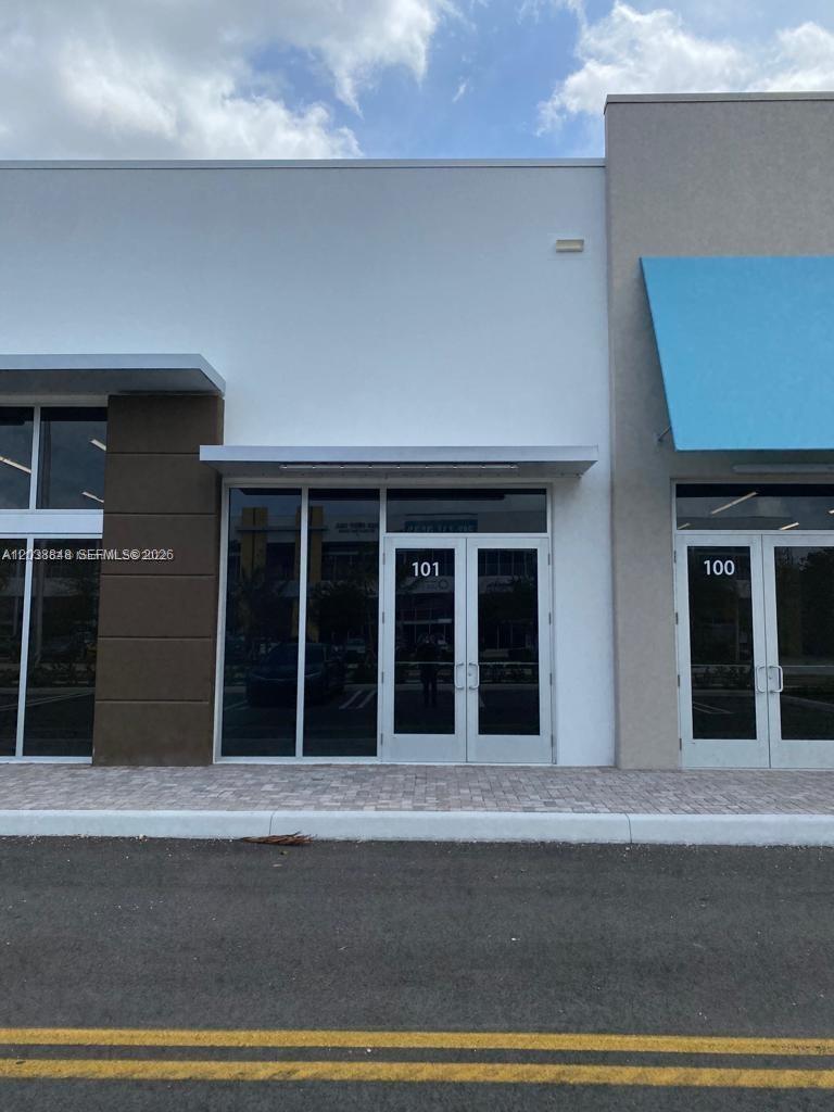 10890 NW 17th St # 101, Sweetwater FL 33172