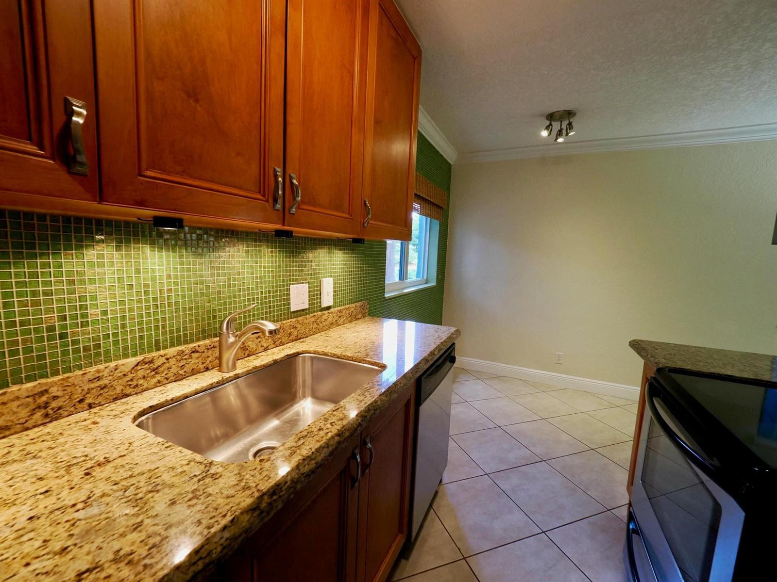 1460 NE 18th Street # 104, Fort Lauderdale FL 33305