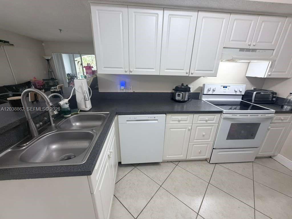 9610 NW 2nd St # 206, Pembroke Pines FL 33024
