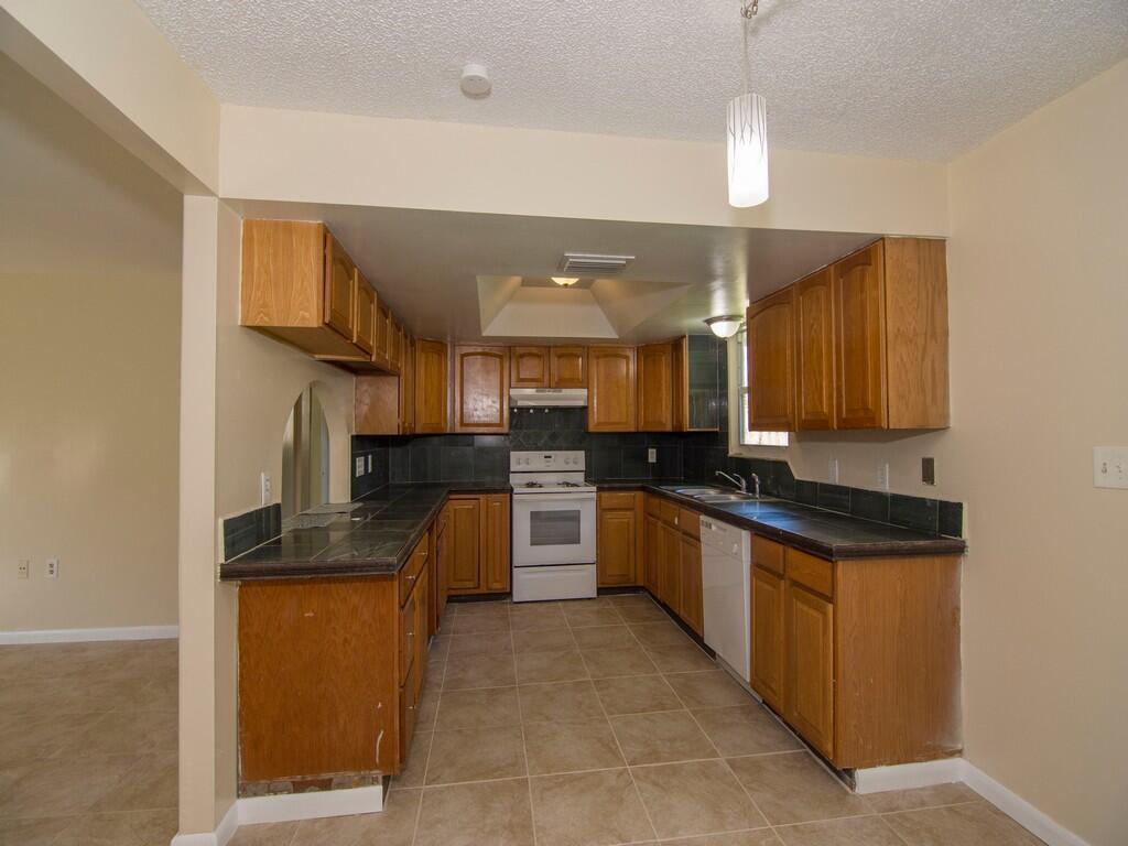8604 Brookline Avenue, Fort Pierce FL 34951 photo 3