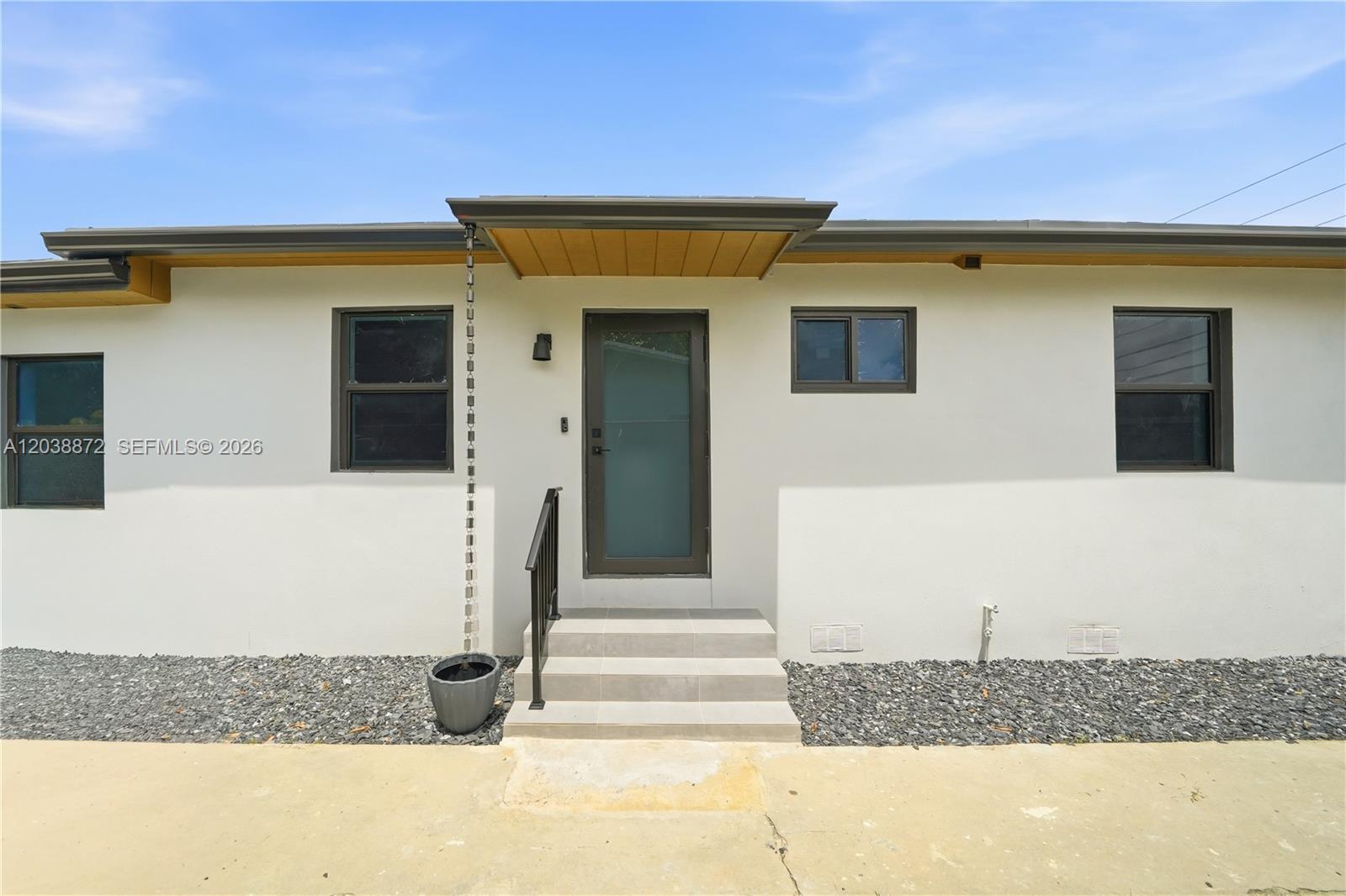 1861 NW 27th St # 2, Miami FL 33142