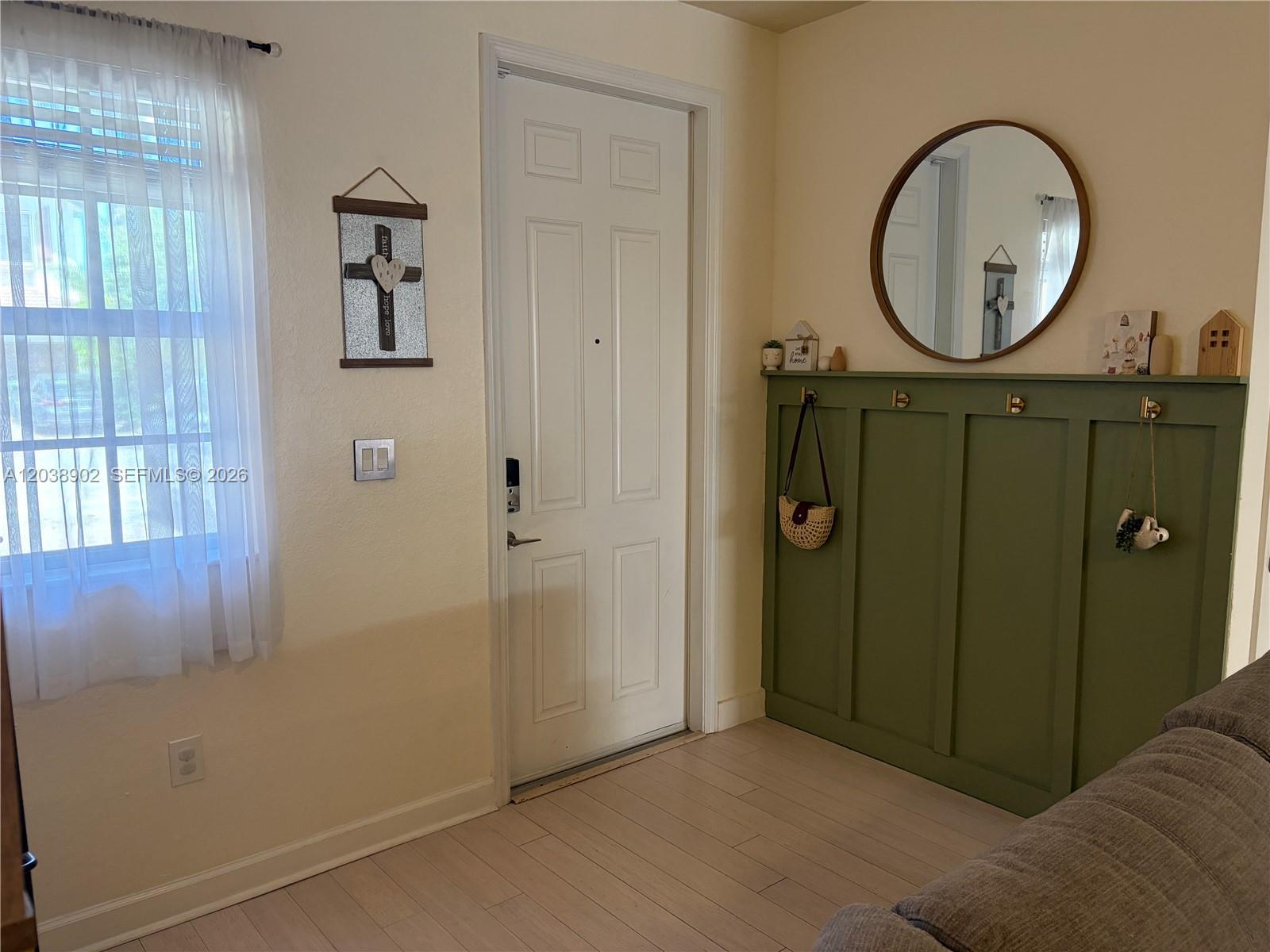 370 NE 37th Pl, Homestead FL 33033 photo 3