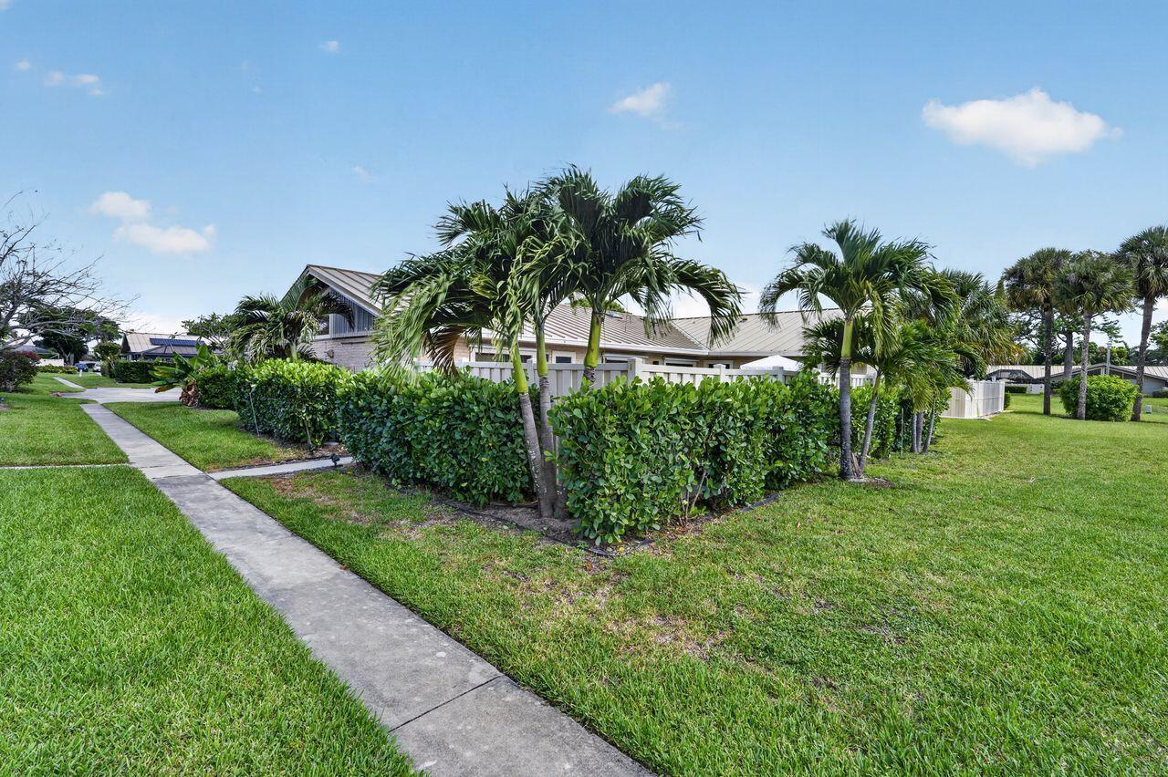 5378 Eagle Lake Drive, Palm Beach Gardens FL 33418 photo 3