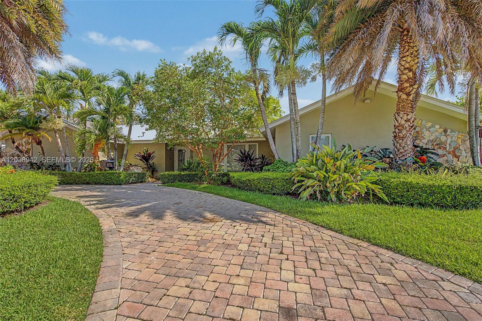 8021 SW 162nd St, Palmetto Bay FL 33157