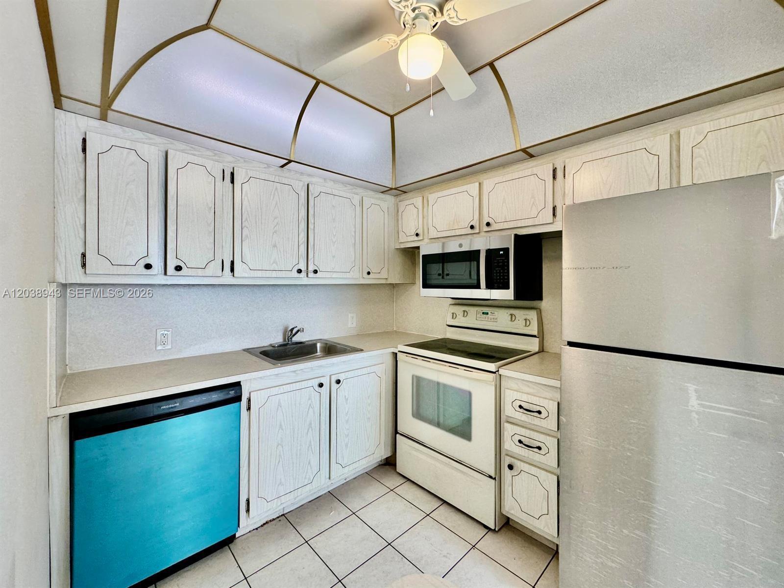 82 Dorset B # B, Boca Raton FL 33434 photo 5