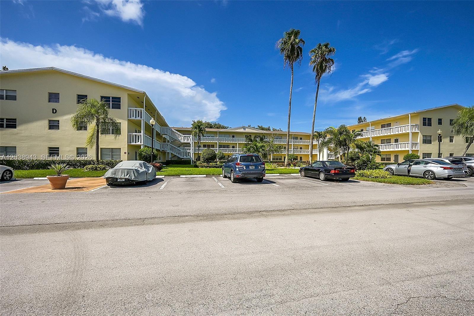82 Dorset B # B, Boca Raton FL 33434 photo 4