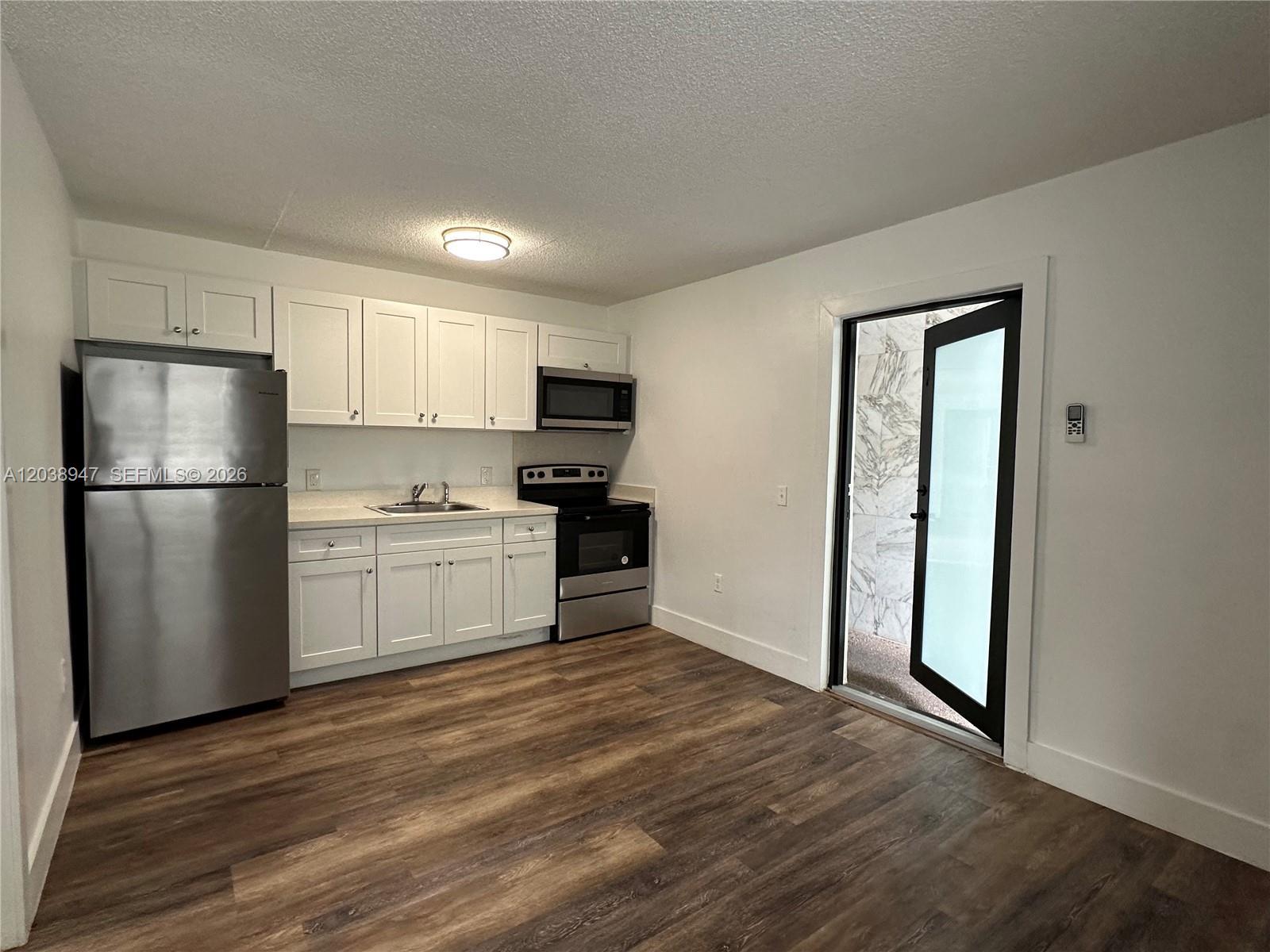 529 SW 4th St # 104, Miami FL 33130