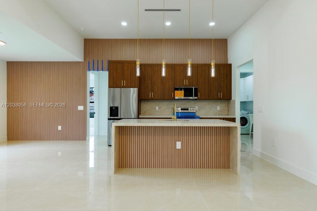 814 Calyton Ave, Lehigh Acres FL 33972