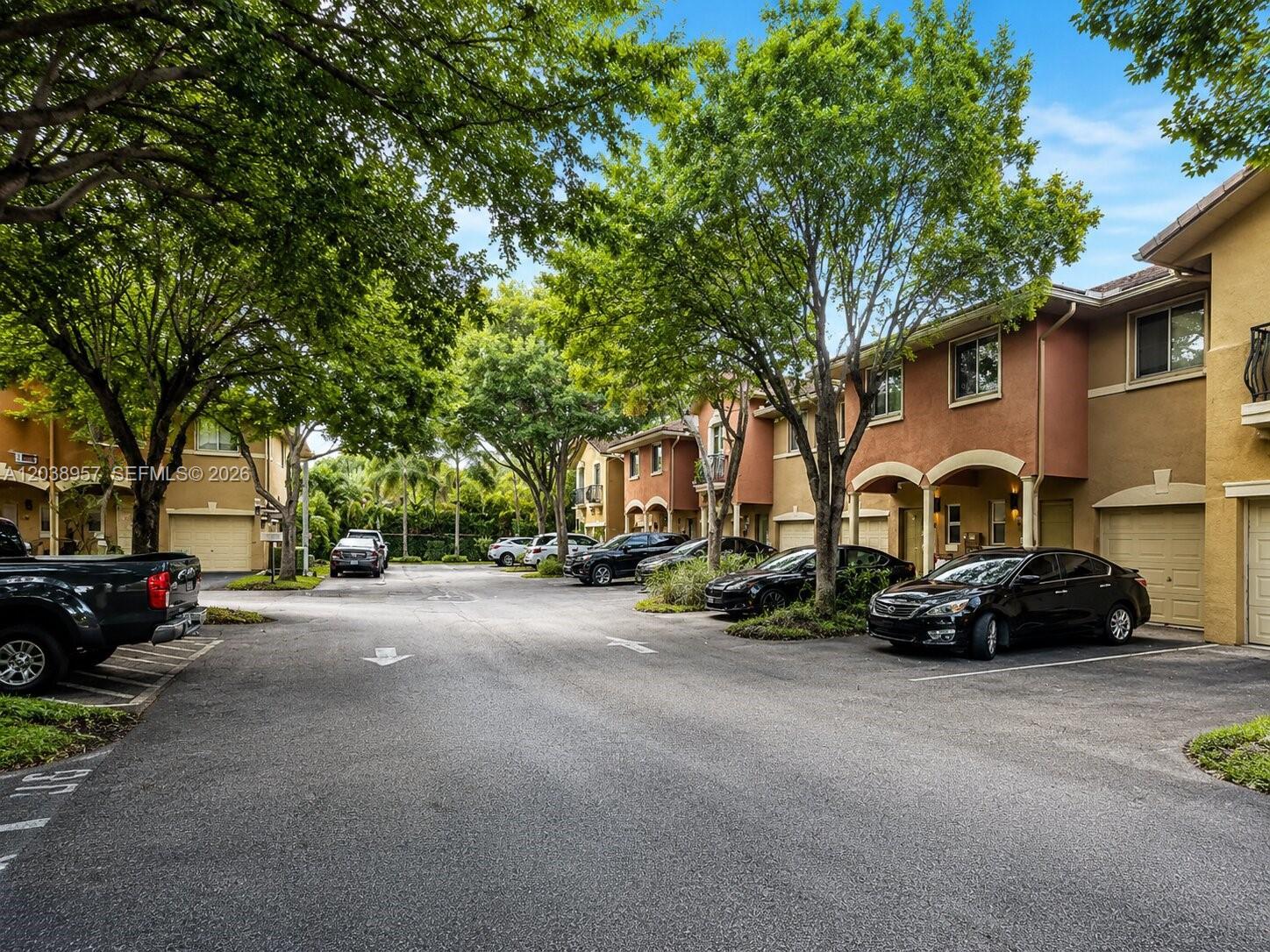 35 SE 3rd Ave # 11, Hallandale Beach FL 33009 photo 2