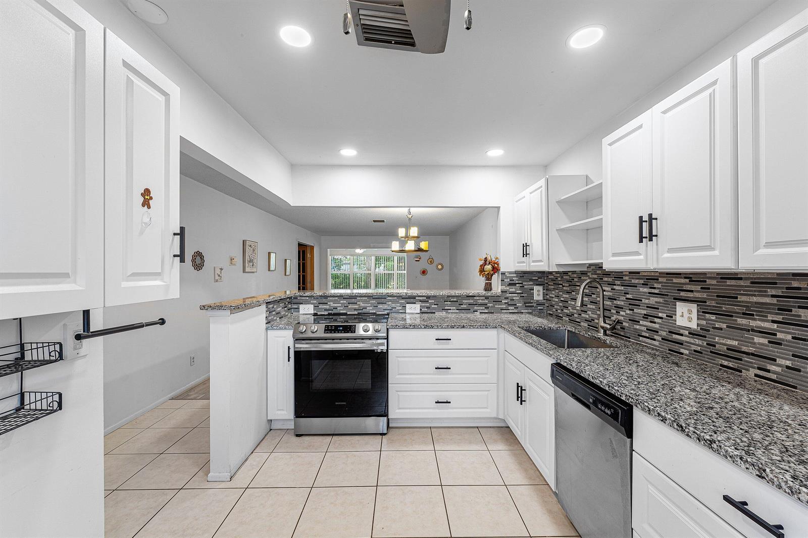 2638 Gately Drive E # 125, West Palm Beach FL 33415 photo 2