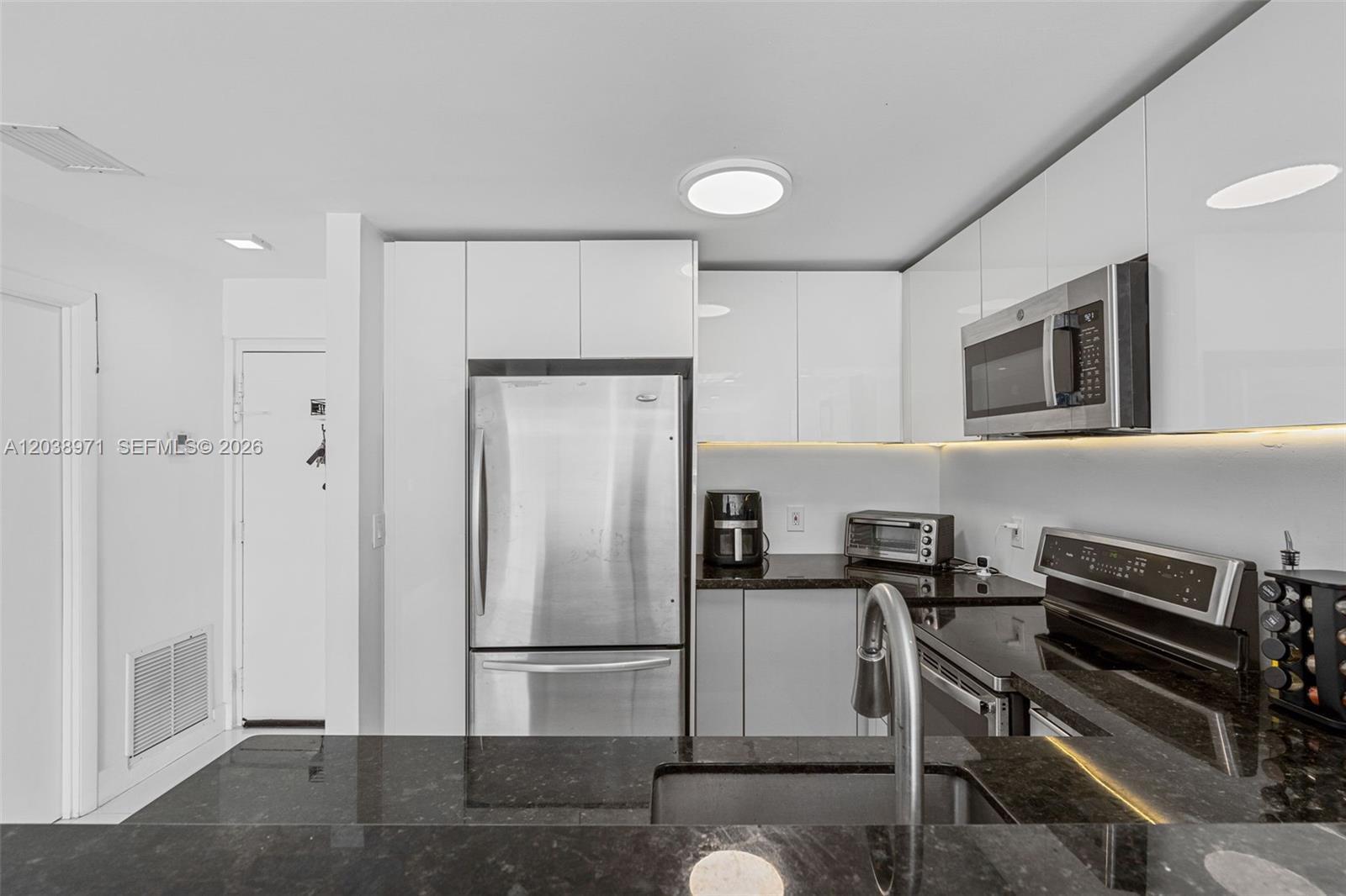 6545 Indian Creek Dr # 306, Miami Beach FL 33141 photo 4