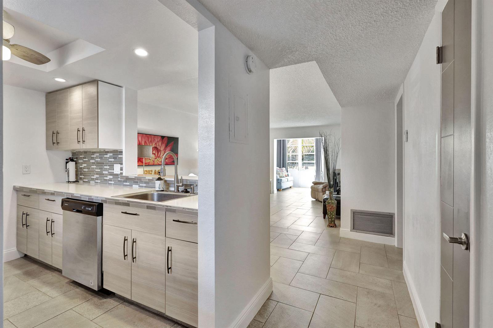 330 NE 26th Avenue # 1080, Boynton Beach FL 33435 photo 3
