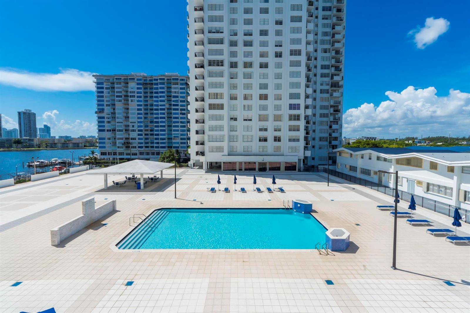 2780 NE 183rd Street # 504, Aventura FL 33160 photo 3