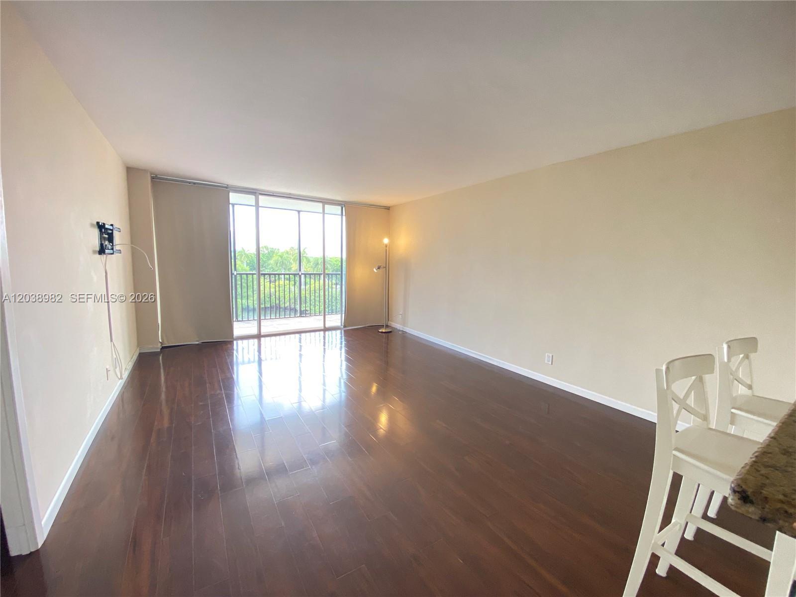 3401 N Country Club Dr # 504, Aventura FL 33180 photo 3