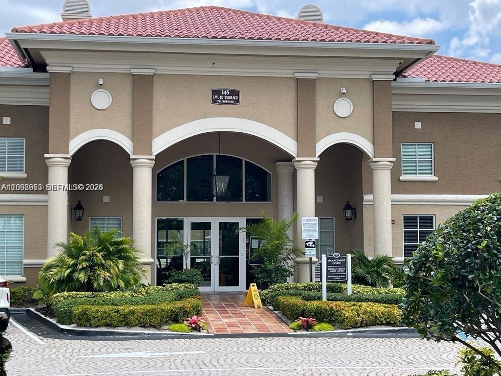 Pembroke Pines, FL 33025