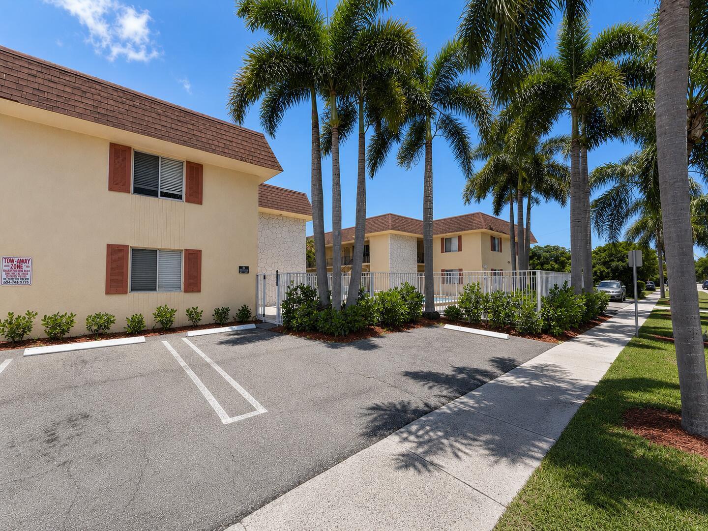 515 S Sequoia Drive # 109, West Palm Beach FL 33409