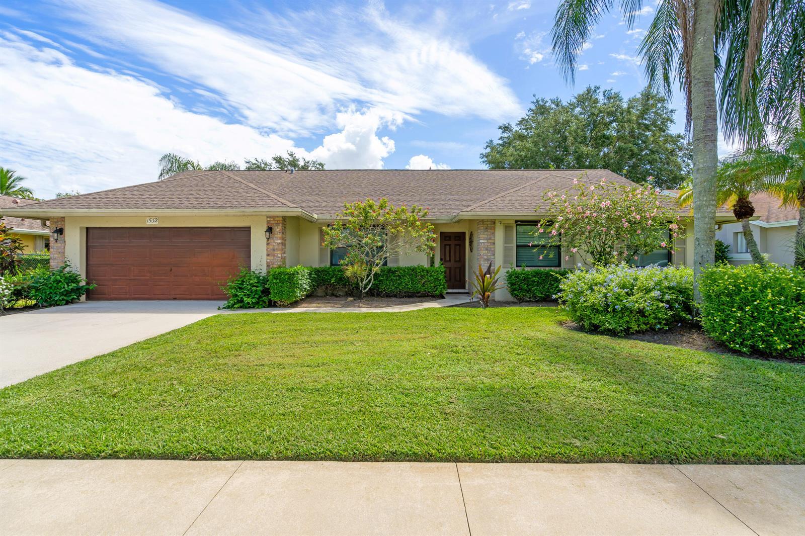 1532 Primrose Lane, Wellington FL 33414 photo 2