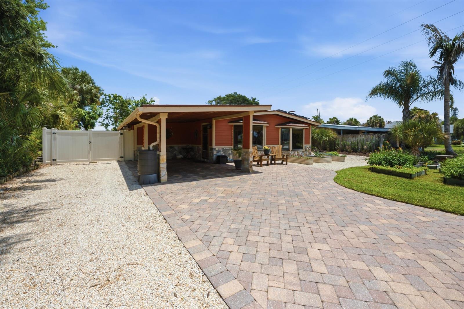 1055 S Brevard Avenue, Cocoa Beach FL 32931 photo 2